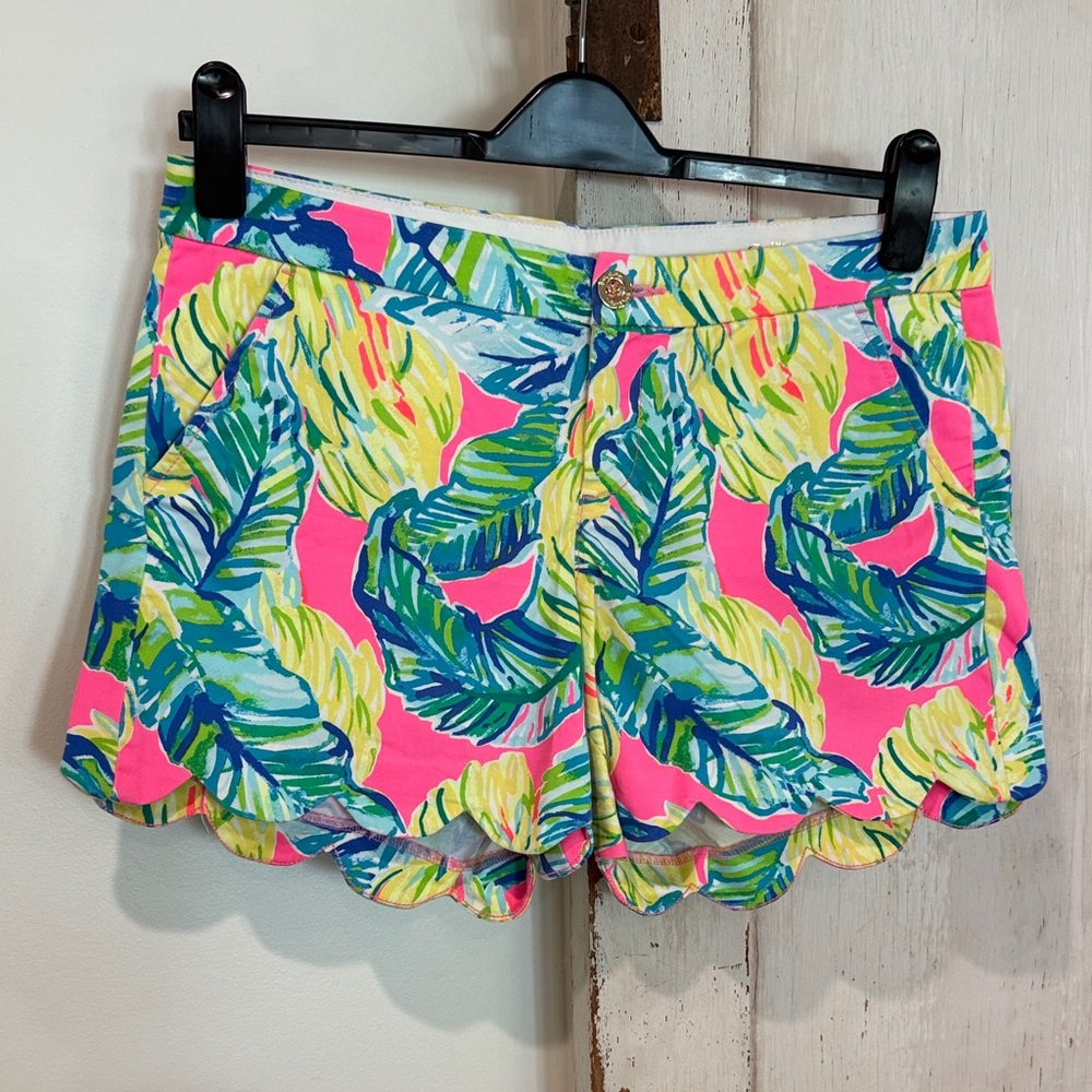 Lilly Pulitzer Buttercup Stretch 5 inch Inseam, Vibrant Leaf Print Shorts